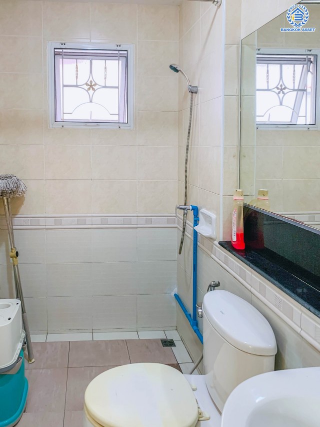 *****บ้านแฝดมือสอง โครงการ ชวนชื่น เพชรเกษม81 หลังมุม เนื้อที่ 48.40 ตร.ว. ฟังก์ชัน 3 ห้องนอน 2 ห้องน้ำ 1 ที่จอดรถ บ้านสวย หลังมุมเป็นส่วนตัว พร้อมเข้าอยู่ บนทำเลเดินทางสะดวก เชื่อมต่อถนนเพชรเกษม ถนนพุทธมลฑลสาย4 ถนนบางบอน ใกล้จุดขึ้นทางด่วน "เพชรเกษม"