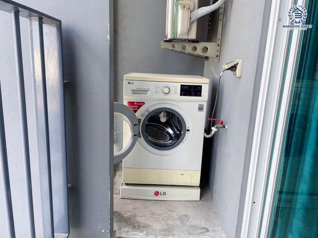 *****คอนโดมิเนียมมือสอง โครงการ กรีเน่ แจ้งวัฒนะ พื้นที่ใช้สอย 32.07 ตร.ม. ฟังก์ชัน 1 ห้องนอน 1 ห้องน้ำ สไตล์ชีวิตที่ลงตัวกับความสะดวกสบายสุดครบครัน บนทำเลเดินทางสะดวก เชื่อมต่อถนนแจ้งวัฒนะ ถนนประชาชื่น ถนนวิภาวดี ใกล้รถไฟฟ้าสายสีชมพู "สถานีแคราย-สุวินทวงศ์" และจุดขึ้นทางด่วน "ศรีรัช"