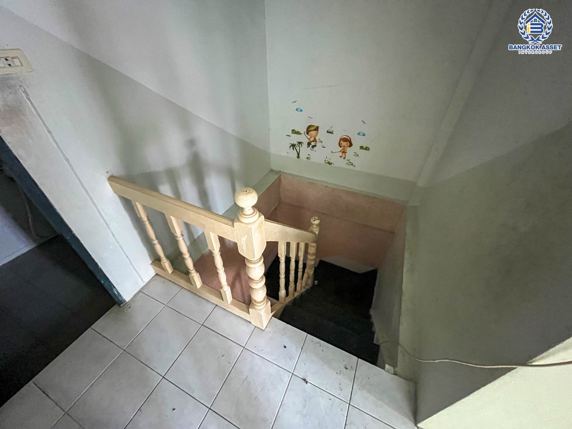 *****ทาวน์เฮ้าส์มือสองนนทบุรี โครงการ บัวทอง4 บ้านกล้วย-ไทรน้อย เนื้อที่ 18 ตร.ว. ฟังก์ชัน 3 ห้องนอน 2 ห้องน้ำ 1 ที่จอดรถ ต่อเติมครัว หลังคาโรงรถ ระเบียงหลังบ้าน บนทำเลแห่งการเดินทาง เชื่อมต่อ ถนนบ้านกล้วย-ไทรน้อย, ถนนกาญจนาภิเษก, ถนนชัยพฤกษ์ ในราคาสุดคุ้ม!