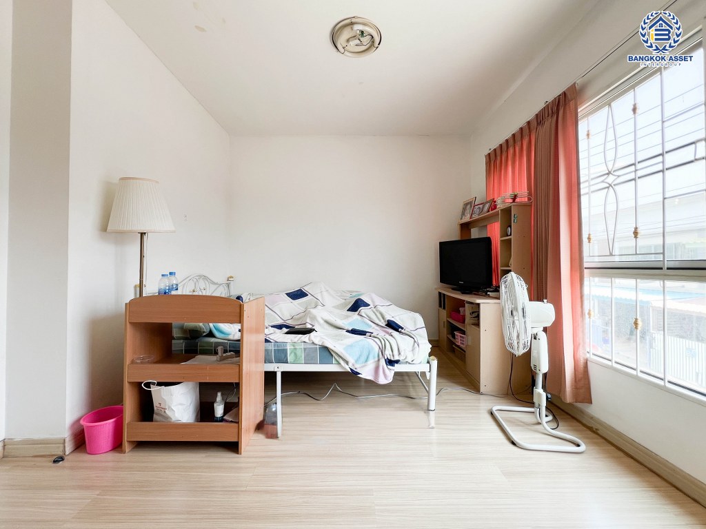 *****ทาวน์เฮ้าส์มือสอง โครงการ พฤกษา83 บรมราชชนนี เนื้อที่ 17.40 ตร.ว. ฟังก์ชัน 3 ห้องนอน 2 ห้องน้ำ 1 ที่จอดรถ ราคาดีที่สุดในบ้าน บ้านพร้อมเข้าอยู่ โครงการบนทำเลเดินทางสะดวก เชื่อมต่อถนนบรมราชชนนี ถนนศาลาธรรมสพน์ ถนนเลียบคลองพีพัฒน์ ใกล้เซ็นทรัลศาลายา