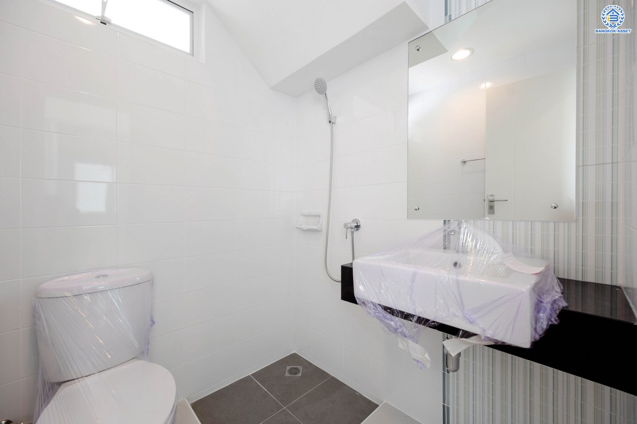 บ้านมือสองตกแต่งใหม่ โครงการ พฤกษ์ลดา บางใหญ่2 หลังมุม เนื้อที่ 71.3 ตร.ว. ฟังก์ชัน 3 ห้องนอน 2 ห้องน้ำ 2 ที่จอดรถ ทำเลเดินทางสะดวก เชื่อมต่อถนนกาญจนาภิเษก ใกล้รถไฟฟ้าสายสีม่วง "สถานีคลองบางไผ่" ทางด่วน "กาญจนาภิเษก" และห้างสรรพสินค้าเซ็นทรัล เวสต์เกต...