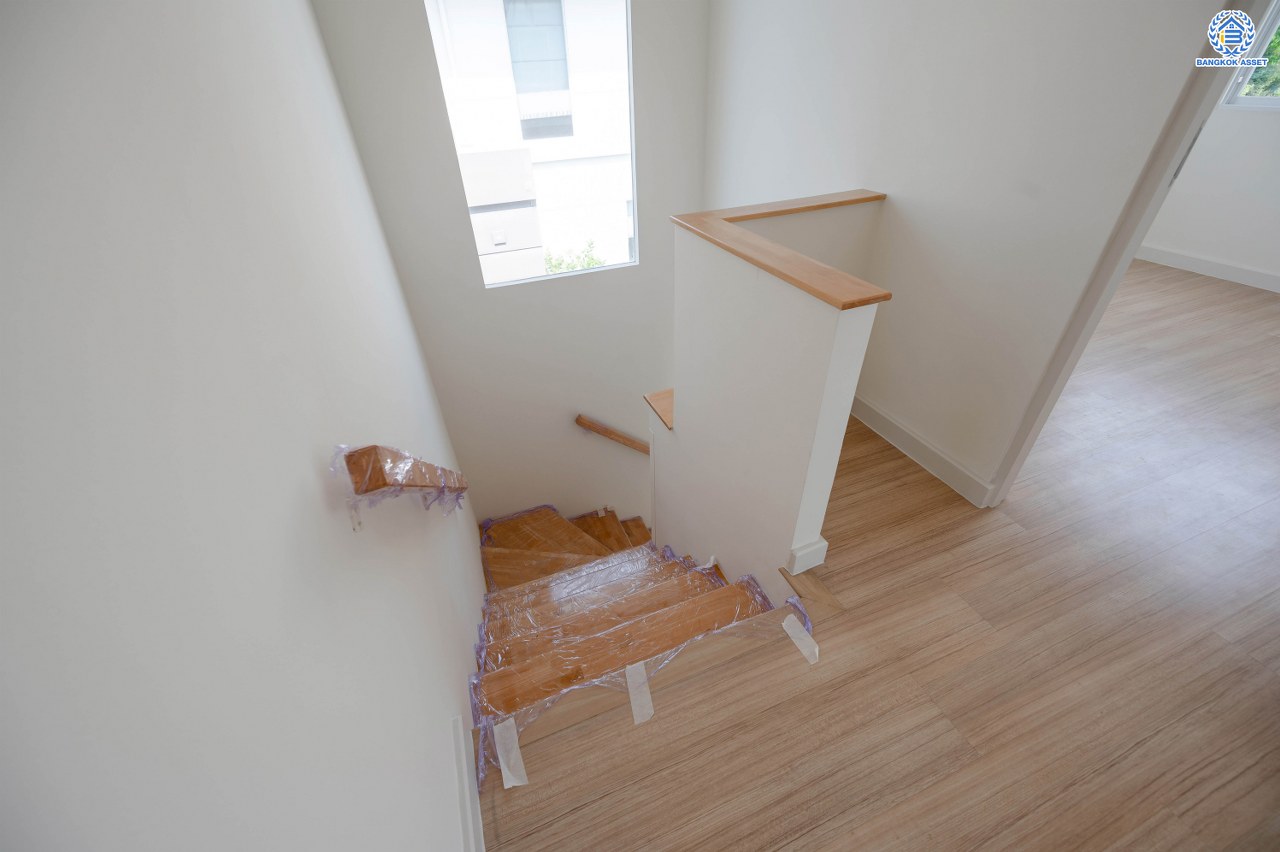 บ้านมือสองตกแต่งใหม่ โครงการ พฤกษ์ลดา บางใหญ่2 หลังมุม เนื้อที่ 71.3 ตร.ว. ฟังก์ชัน 3 ห้องนอน 2 ห้องน้ำ 2 ที่จอดรถ ทำเลเดินทางสะดวก เชื่อมต่อถนนกาญจนาภิเษก ใกล้รถไฟฟ้าสายสีม่วง "สถานีคลองบางไผ่" ทางด่วน "กาญจนาภิเษก" และห้างสรรพสินค้าเซ็นทรัล เวสต์เกต...