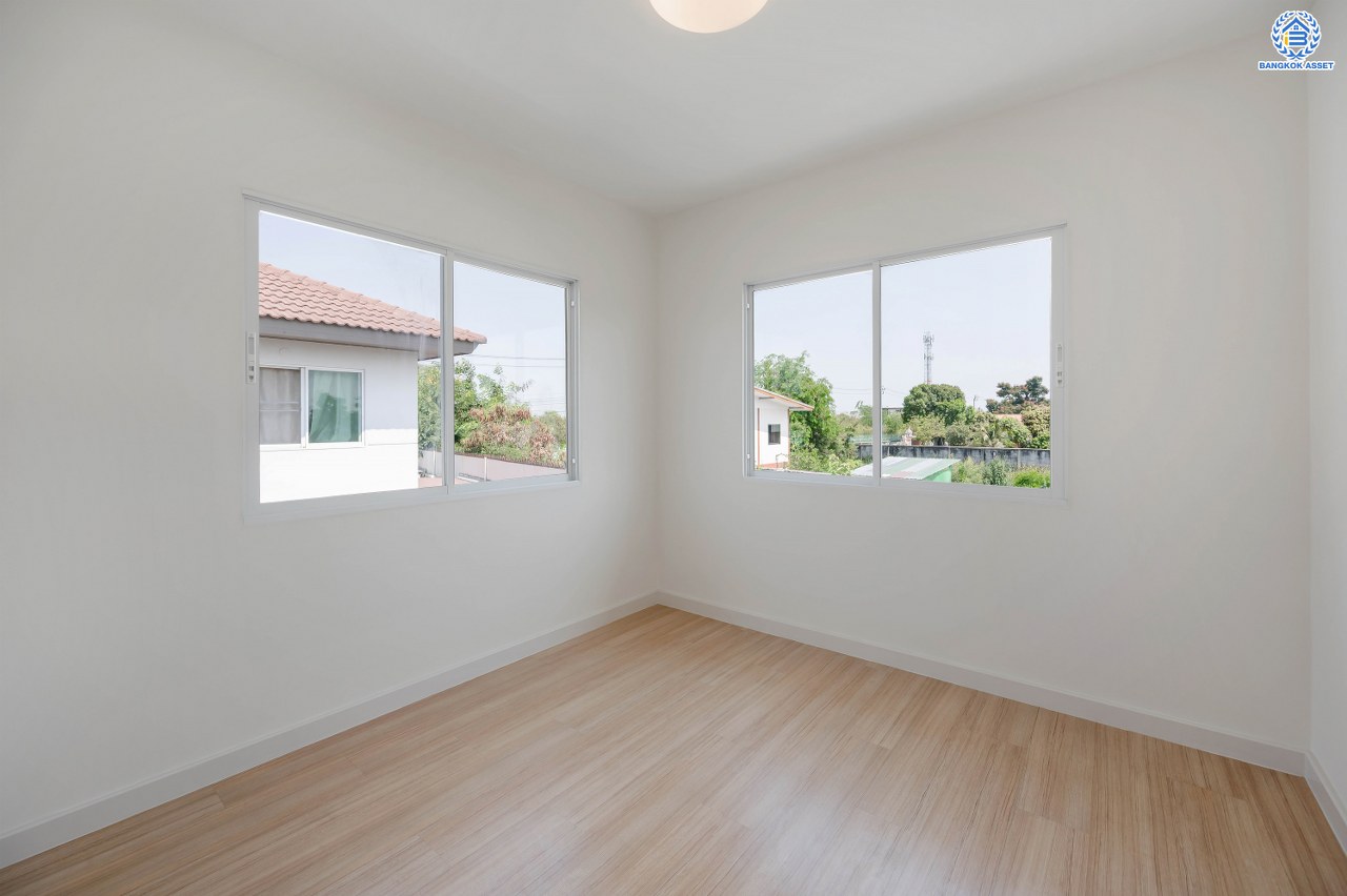 บ้านมือสองตกแต่งใหม่ โครงการ พฤกษ์ลดา บางใหญ่2 หลังมุม เนื้อที่ 71.3 ตร.ว. ฟังก์ชัน 3 ห้องนอน 2 ห้องน้ำ 2 ที่จอดรถ ทำเลเดินทางสะดวก เชื่อมต่อถนนกาญจนาภิเษก ใกล้รถไฟฟ้าสายสีม่วง "สถานีคลองบางไผ่" ทางด่วน "กาญจนาภิเษก" และห้างสรรพสินค้าเซ็นทรัล เวสต์เกต...