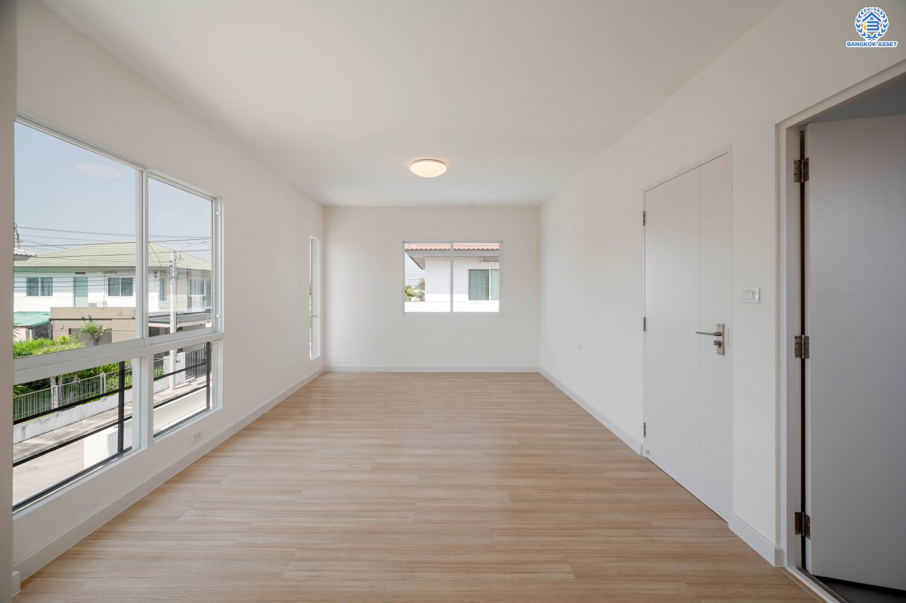 บ้านมือสองตกแต่งใหม่ โครงการ พฤกษ์ลดา บางใหญ่2 หลังมุม เนื้อที่ 71.3 ตร.ว. ฟังก์ชัน 3 ห้องนอน 2 ห้องน้ำ 2 ที่จอดรถ ทำเลเดินทางสะดวก เชื่อมต่อถนนกาญจนาภิเษก ใกล้รถไฟฟ้าสายสีม่วง "สถานีคลองบางไผ่" ทางด่วน "กาญจนาภิเษก" และห้างสรรพสินค้าเซ็นทรัล เวสต์เกต...