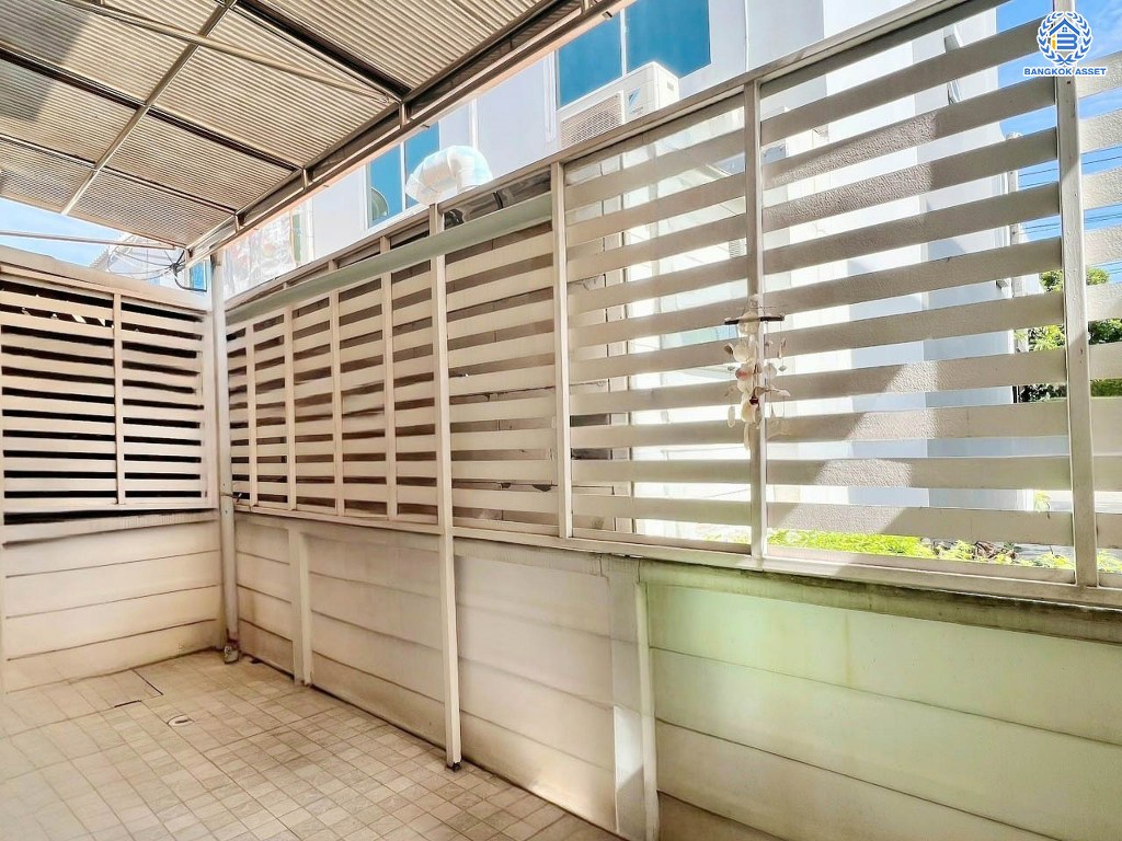 *****ขายถูกสุดในโครงการ! ทาวน์เฮ้าส์มือสอง โครงการ อารียา เดอะคัลเลอร์เลชเชอร์ บางนา เนื้อที่ 17.5 ตร.ว. ฟังก์ชัน 3 ห้องนอน 2 ห้องน้ำ ห้องชั้นล่าง 1 ห้องบ้านสภาพดี ต่อเติมเต็ม พร้อมเข้าอยู่ บนทำเลใกล้สนามบินสุวรรณภูมิ และจุดขึ้นทางด่วน "บูรพาวิถี" เชื่อมต่อถนนบางนา-ตราด, ถนนเทพารักษ์