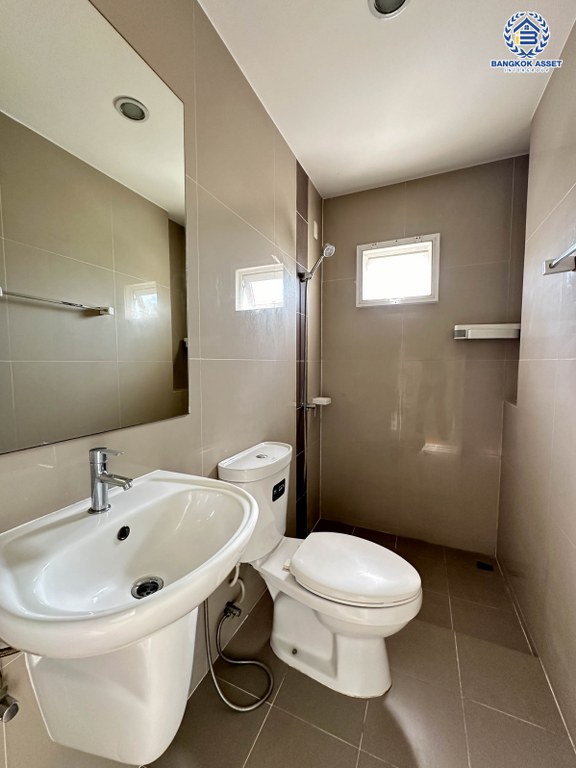 *****บ้านแฝดมือสอง โครงการ ชวนชื่น พาร์ค กาญจนา-บางใหญ่ หลังมุม เนื้อที่ 57.50 ตร.ว. ฟังก์ชัน 4 ห้องนอน 3 ห้องน้ำ 2 ที่จอดรถ มีความเป็นส่วนตัว บริเวณรอบตัวบ้านกว้างขวาง โครงการบนทำเลเดินทางสะดวก เชื่อมต่อถนนกาญจนาภิเษก ถนนนครอินทร์ ถนนรัตนาธิเบศร์ ใกล้เซ็นทรัลเวสต์เกต