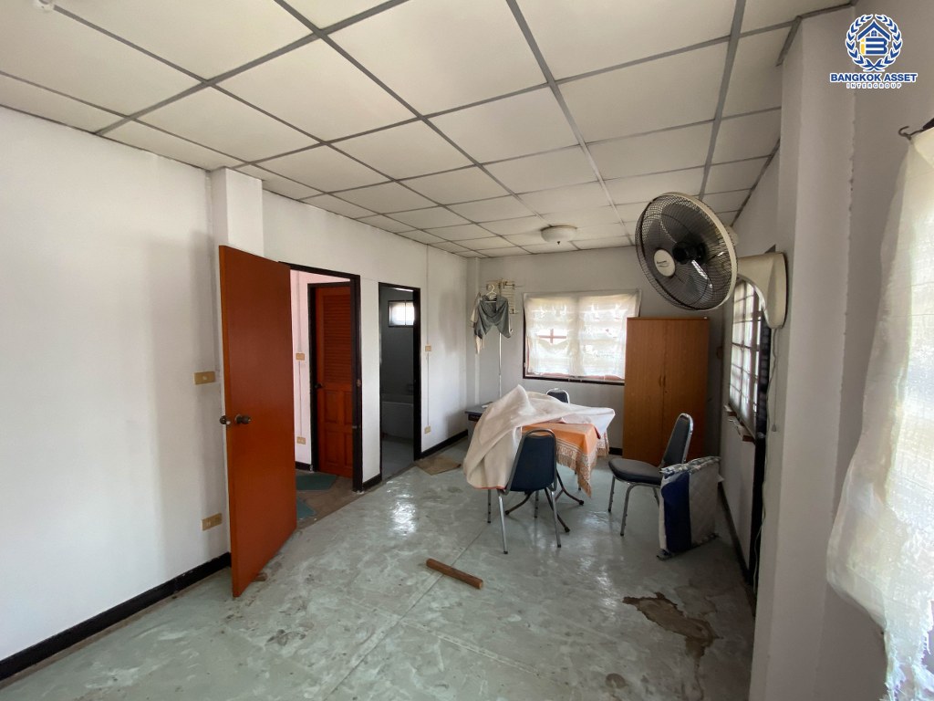 *****บ้านเดี่ยวมือสอง โครงการ มณียา รัตนาธิเบศร์ เนื้อที่ 54 ตร.ว. ฟังก์ชัน 3 ห้องนอน 2 ห้องน้ำ 1 ที่จอดรถ มีพื้นที่หน้าบ้าน ทำเลใกล้เมือง การเดินทางสะดวก เชื่อมต่อถนนรัตนาธิเบศร์ ถนนราชพฤกษ์ ใกล้เซ็นทรัลเวสต์เกต รถไฟฟ้าสายสีม่วง "สถานีบางรักน้อยท่าอิฐ" และจุดขึ้นทางด่วน "งามวงศ์วาน"