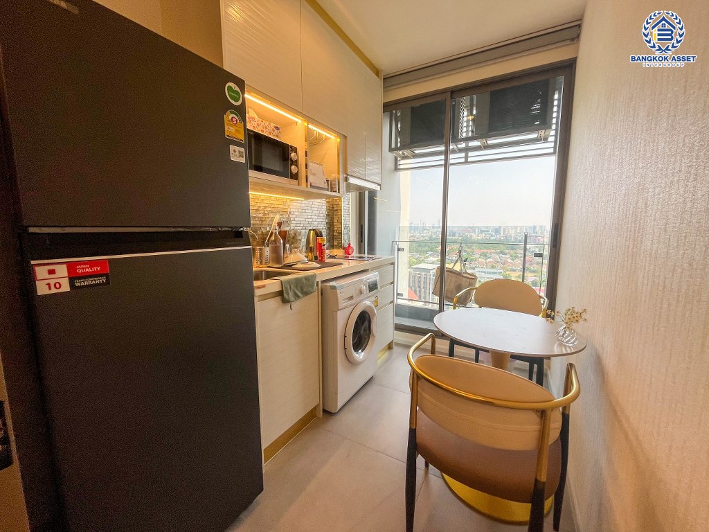 *****คอนโดมิเนียมมือสอง โครงการ เดอะ คิวเว่ ติวานนท์ พื้นที่ใช้สอย 31.24 ตร.ม. ฟังก์ชัน 1 ห้องนอน 1 ห้องน้ำ โครงการบนทำเลเดินทางสะดวก เชื่อมต่อถนนรัชดา ถนนงามวงศ์วาน ถนนกรุงเทพ-นนทบุรี ใกล้รถไฟฟ้าสายสีม่วง "สถานีแยกติวานนท์" และจุดขึ้นทางด่วน "งามวงศ์วาน"