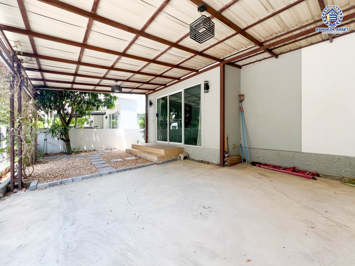 *****บ้านแฝดมือสองนนทบุรี โครงการ คาซ่าเพรสโต วงแหวน-ปิ่นเกล้า เนื้อที่กว้าง 35 ตร.ว. ฟังก์ชัน 3 ห้องนอน 2 ห้องน้ำ 2 ที่จอดรถ บ้านสวย สิ่งแวดล้อม และสังคมดี บนทำเลดี เชื่อมต่อถนนกาญจนาภิเษก ใกล้รถไฟฟ้าสายสีม่วง "สถานีสามแยกบางใหญ่" ในราคาสุดคุ้ม!