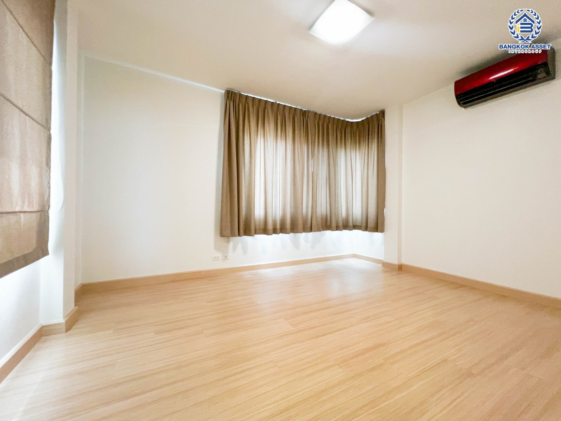 *****บ้านแฝดมือสองนนทบุรี โครงการ คาซ่าเพรสโต วงแหวน-ปิ่นเกล้า เนื้อที่กว้าง 35 ตร.ว. ฟังก์ชัน 3 ห้องนอน 2 ห้องน้ำ 2 ที่จอดรถ บ้านสวย สิ่งแวดล้อม และสังคมดี บนทำเลดี เชื่อมต่อถนนกาญจนาภิเษก ใกล้รถไฟฟ้าสายสีม่วง "สถานีสามแยกบางใหญ่" ในราคาสุดคุ้ม!