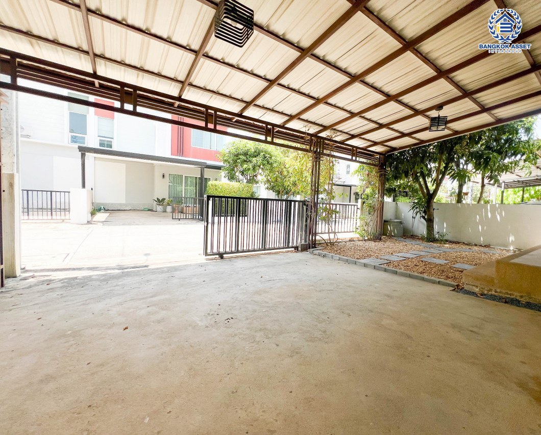 *****บ้านแฝดมือสองนนทบุรี โครงการ คาซ่าเพรสโต วงแหวน-ปิ่นเกล้า เนื้อที่กว้าง 35 ตร.ว. ฟังก์ชัน 3 ห้องนอน 2 ห้องน้ำ 2 ที่จอดรถ บ้านสวย สิ่งแวดล้อม และสังคมดี บนทำเลดี เชื่อมต่อถนนกาญจนาภิเษก ใกล้รถไฟฟ้าสายสีม่วง "สถานีสามแยกบางใหญ่" ในราคาสุดคุ้ม!