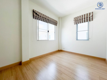 *****บ้านแฝดมือสองนนทบุรี โครงการ คาซ่าเพรสโต วงแหวน-ปิ่นเกล้า เนื้อที่กว้าง 35 ตร.ว. ฟังก์ชัน 3 ห้องนอน 2 ห้องน้ำ 2 ที่จอดรถ บ้านสวย สิ่งแวดล้อม และสังคมดี บนทำเลดี เชื่อมต่อถนนกาญจนาภิเษก ใกล้รถไฟฟ้าสายสีม่วง "สถานีสามแยกบางใหญ่" ในราคาสุดคุ้ม!