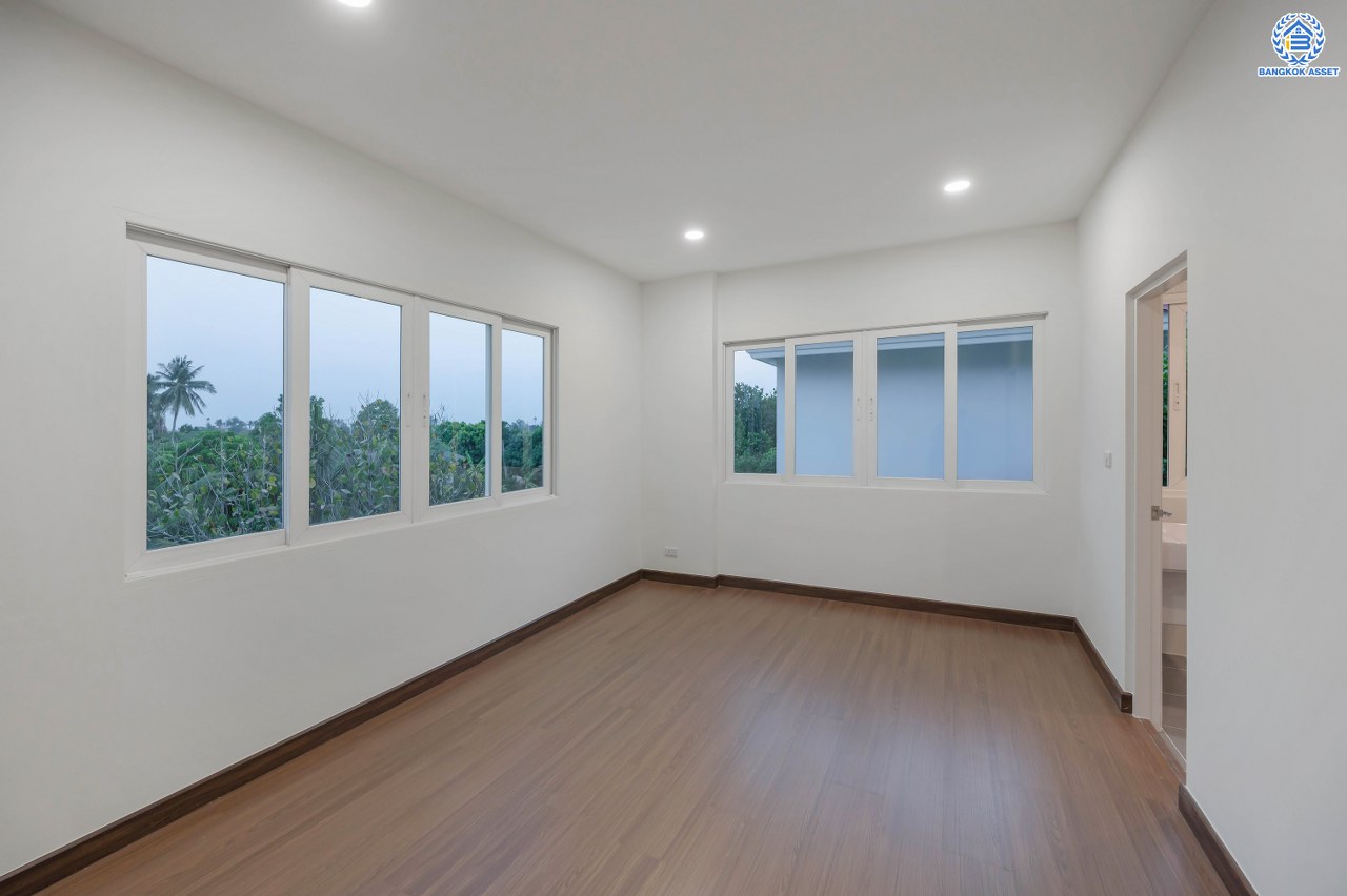 บ้านมือสองตกแต่งใหม่ โครงการ คาซ่าแกรนด์ รัตนาธิเบศร์-ราชพฤกษ์ บ้านเดี่ยวจากแบรนด์ Q.House เนื้อที่ 69.5 ตร.ว. ฟังก์ชัน 3 ห้องนอน 3 ห้องน้ำ 1 ห้องแม่บ้าน จอดรถได้ถึง 2 คัน พร้อม Facilities ครบครัน บนทำเลเดินทางสะดวก ติดถนนราชพฤกษ์ ใกล้เซ็นทรัลเวสต์เกต และรถไฟฟ้าสายสีม่วง "สถานีบางรักใหญ่"