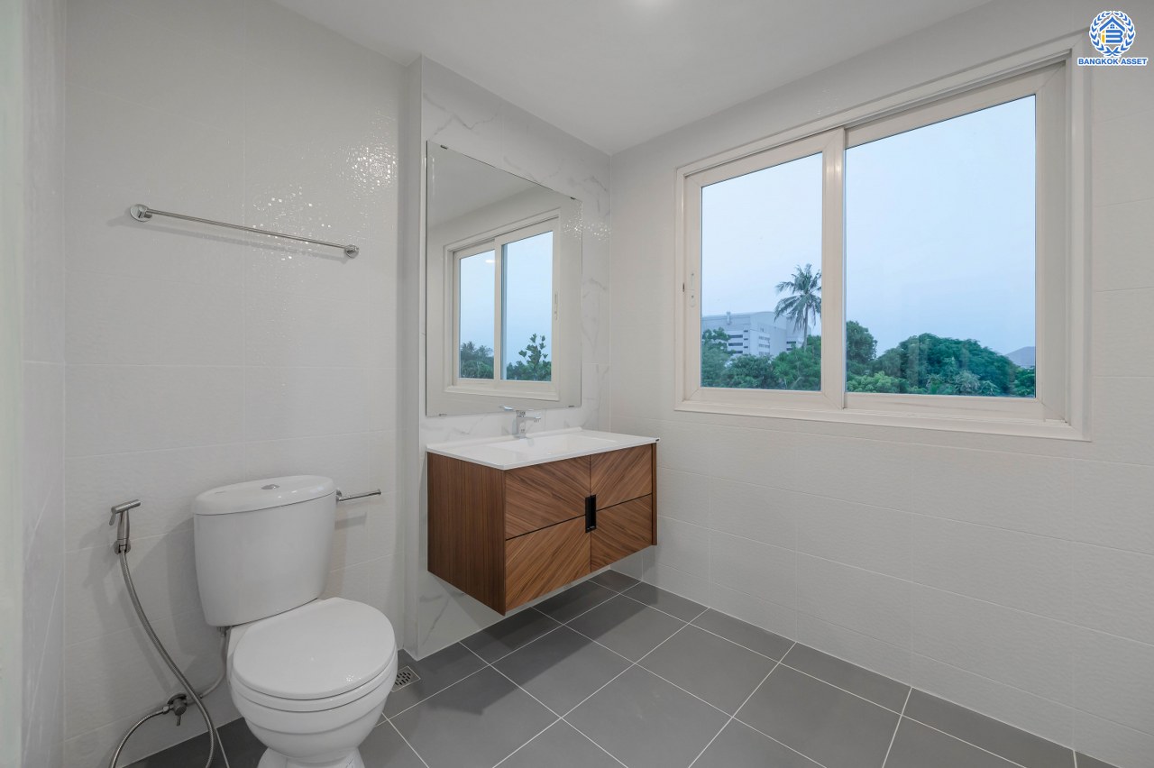 บ้านมือสองตกแต่งใหม่ โครงการ คาซ่าแกรนด์ รัตนาธิเบศร์-ราชพฤกษ์ บ้านเดี่ยวจากแบรนด์ Q.House เนื้อที่ 69.5 ตร.ว. ฟังก์ชัน 3 ห้องนอน 3 ห้องน้ำ 1 ห้องแม่บ้าน จอดรถได้ถึง 2 คัน พร้อม Facilities ครบครัน บนทำเลเดินทางสะดวก ติดถนนราชพฤกษ์ ใกล้เซ็นทรัลเวสต์เกต และรถไฟฟ้าสายสีม่วง "สถานีบางรักใหญ่"