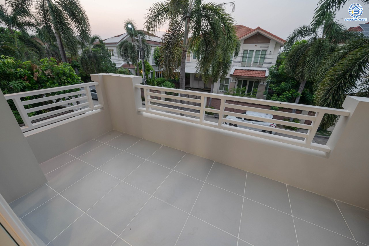 บ้านมือสองตกแต่งใหม่ โครงการ คาซ่าแกรนด์ รัตนาธิเบศร์-ราชพฤกษ์ บ้านเดี่ยวจากแบรนด์ Q.House เนื้อที่ 69.5 ตร.ว. ฟังก์ชัน 3 ห้องนอน 3 ห้องน้ำ 1 ห้องแม่บ้าน จอดรถได้ถึง 2 คัน พร้อม Facilities ครบครัน บนทำเลเดินทางสะดวก ติดถนนราชพฤกษ์ ใกล้เซ็นทรัลเวสต์เกต และรถไฟฟ้าสายสีม่วง "สถานีบางรักใหญ่"