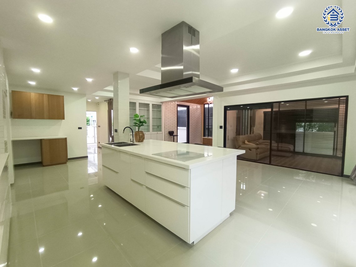 *****บ้านเดี่ยวมือสองกรุงเทพมหานคร โครงการ โนเบิลจีโอ วัชรพล เนื้อที่กว้าง 52.5 ตร.ว. ฟังก์ชัน 4 ห้องนอน 3 ห้องน้ำ 2 ที่จอดรถ แถมฟรี! 6 เครื่องปรับอากาศ บนทำเลเดินทางสะดวก เชื่อมต่อ ถนนวัชรพล, ถนนสุขาภิบาล5 ใกล้รถไฟฟ้าสายสีชมพู "สถานีวัชรพล" และทางด่วน "สุขาภิบาล5"