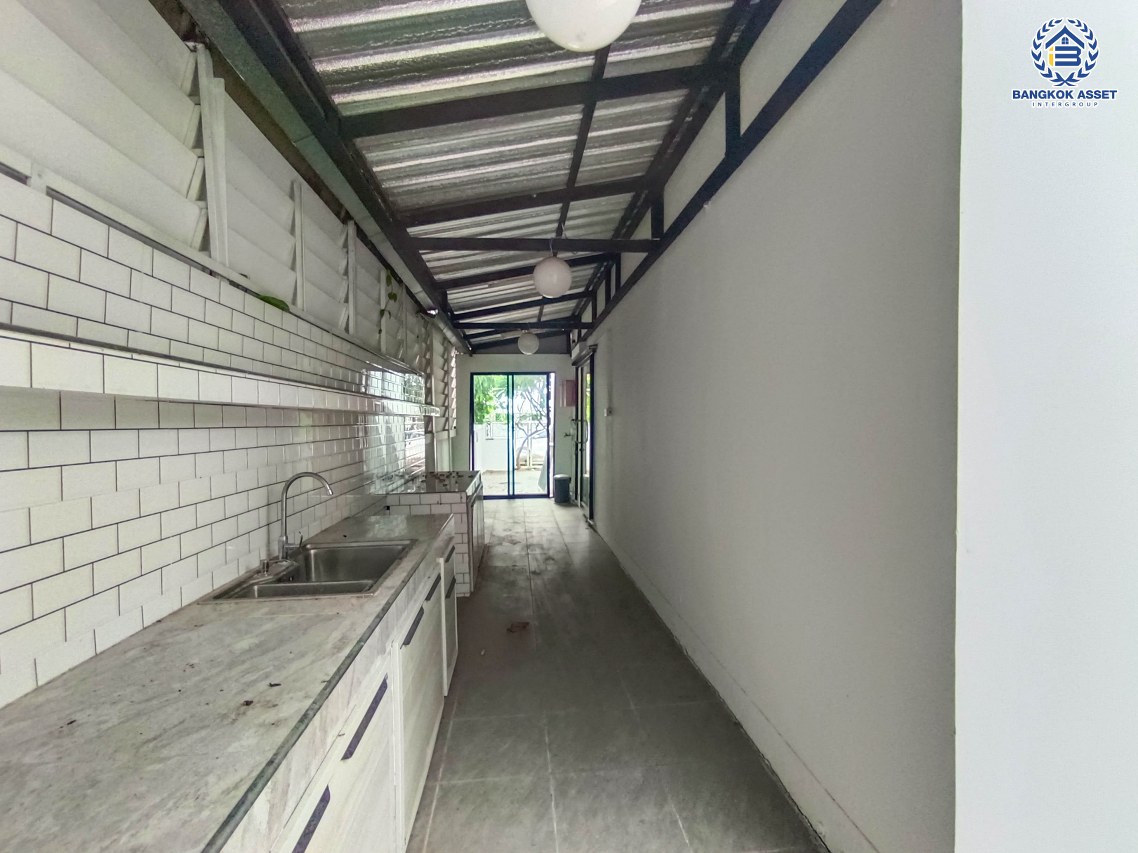 *****บ้านเดี่ยวมือสองกรุงเทพมหานคร โครงการ โนเบิลจีโอ วัชรพล เนื้อที่กว้าง 52.5 ตร.ว. ฟังก์ชัน 4 ห้องนอน 3 ห้องน้ำ 2 ที่จอดรถ แถมฟรี! 6 เครื่องปรับอากาศ บนทำเลเดินทางสะดวก เชื่อมต่อ ถนนวัชรพล, ถนนสุขาภิบาล5 ใกล้รถไฟฟ้าสายสีชมพู "สถานีวัชรพล" และทางด่วน "สุขาภิบาล5"