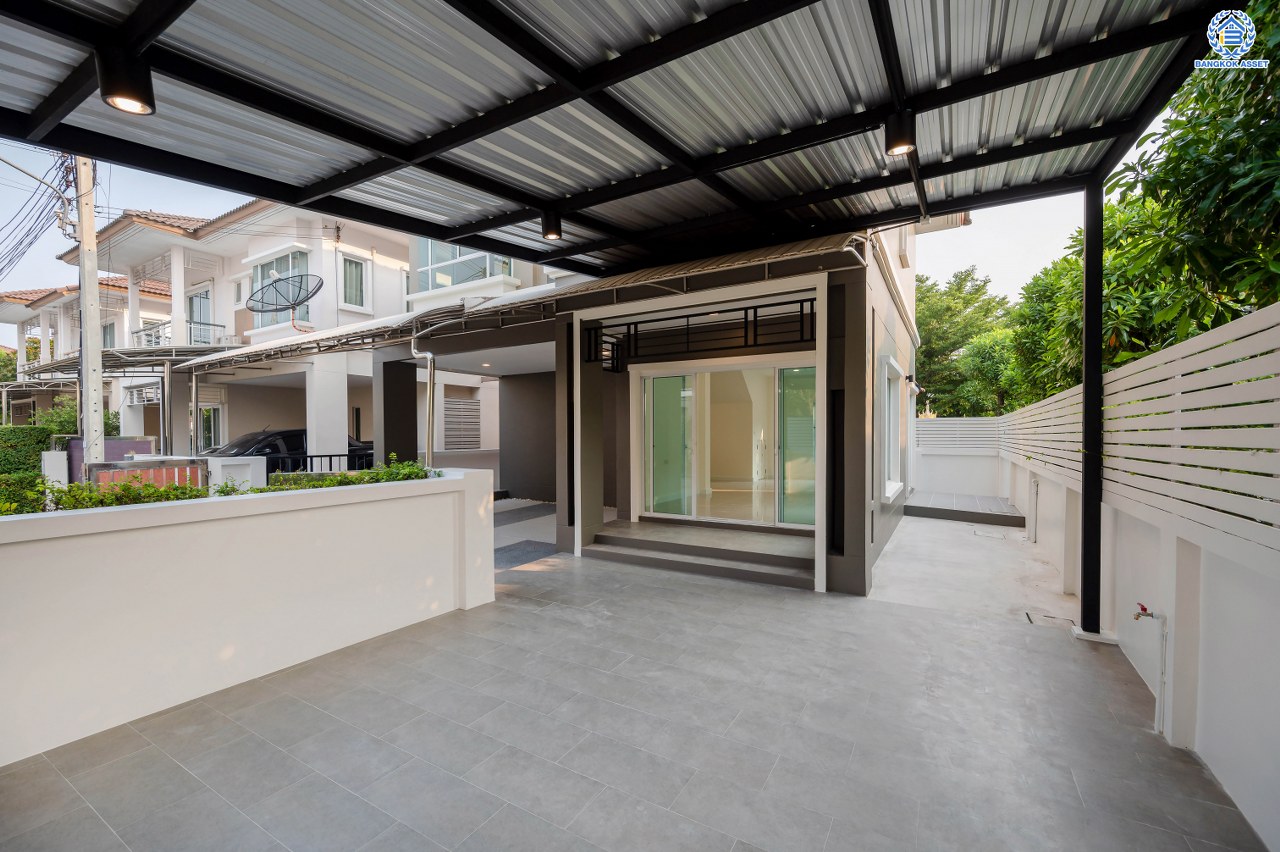 บ้านมือสองตกแต่งใหม่ โครงการ ไพร์มเพลส เดอะกรีนเนอร์รี่ บางใหญ่ บ้านแฝดหลังมุมให้ฟีลบ้านเดี่ยว รีโนเวทใหม่ทั้งหลัง เนื้อที่กว้าง 42.5 ตร.ว. ฟังก์ชัน 3 ห้องนอน 3 ห้องน้ำ 2 ที่จอดรถ บนทำเลเชื่อมต่อถนนกาญจนาภิเษก, ถนนคลองถนน, ถนนรัตนาธิเบศร์ ใกล้รถไฟฟ้าสายสีม่วง "สถานีคลองบางไผ่"...