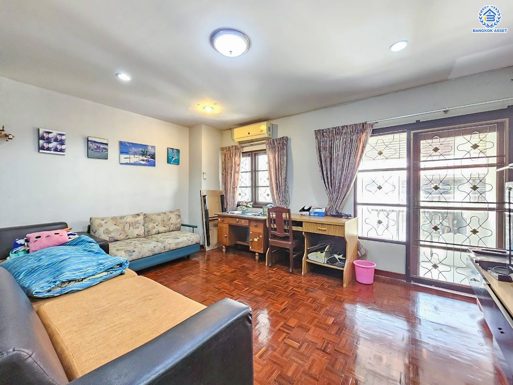 *****ทาวน์เฮ้าส์มือสอง โครงการ เน็พปาร์ค วิลล่า ประเสริฐมนูกิจ เนื้อที่ 29.4 ตร.ว. ฟังก์ชัน 3 ห้องนอน 4 ห้องน้ำ 1 ที่จอดรถ โครงการบนทำเลเดินทางสะดวก เชื่อมต่อประเสริฐมนูกิจ ถนนรามอินทรา ถนนพหลโยธิน ใกล้รถไฟฟ้าสายสีน้ำตาล "สถานีโรงเรียนสตรีวิทยา"(อนาคต)