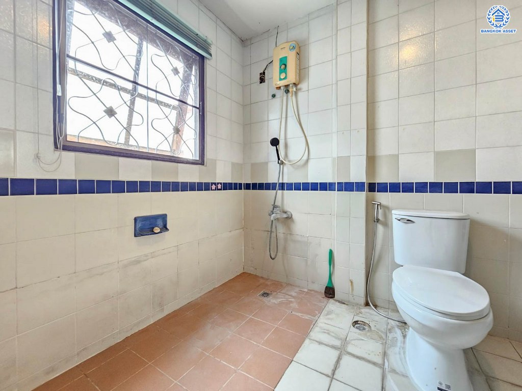 *****ทาวน์เฮ้าส์มือสอง โครงการ เน็พปาร์ค วิลล่า ประเสริฐมนูกิจ เนื้อที่ 29.4 ตร.ว. ฟังก์ชัน 3 ห้องนอน 4 ห้องน้ำ 1 ที่จอดรถ โครงการบนทำเลเดินทางสะดวก เชื่อมต่อประเสริฐมนูกิจ ถนนรามอินทรา ถนนพหลโยธิน ใกล้รถไฟฟ้าสายสีน้ำตาล "สถานีโรงเรียนสตรีวิทยา"(อนาคต)