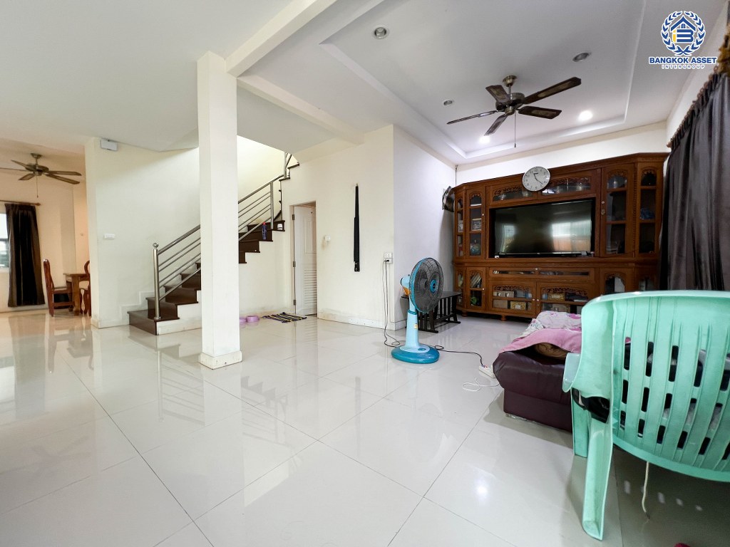 *****บ้านแฝดมือสอง โครงการ หงส์ประยูร3 บางกรวย-ไทรน้อย เนื้อที่  57.60 ตร.ว. ฟังก์ชัน 3 ห้องนอน 3 ห้องน้ำ 2 ที่จอดรถ โครงการบนทำเลเดินทางสะดวก เชื่อมต่อถนนรัตนาธิเบศร์ ถนนราชพฤกษ์ ถนนกาญจนาภิเษก ใกล้รถไฟฟ้าสายสีม่วง "สถานีบางพลู" และจุดขึ้นทางด่วน "ศรีรัช"