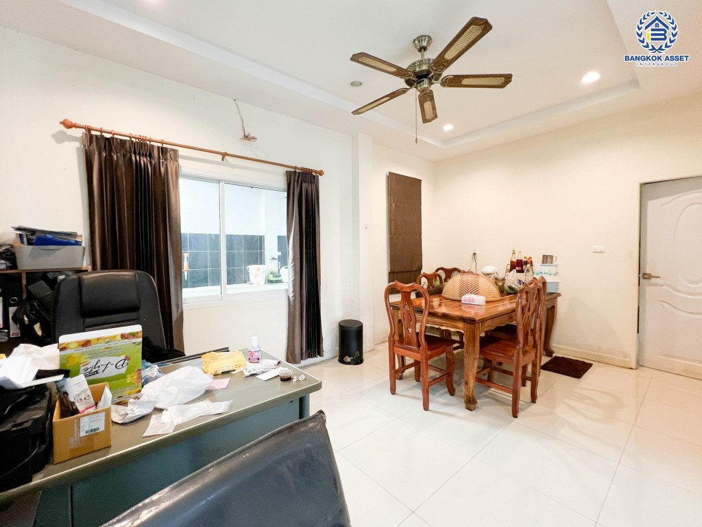 *****บ้านแฝดมือสอง โครงการ หงส์ประยูร3 บางกรวย-ไทรน้อย เนื้อที่  57.60 ตร.ว. ฟังก์ชัน 3 ห้องนอน 3 ห้องน้ำ 2 ที่จอดรถ โครงการบนทำเลเดินทางสะดวก เชื่อมต่อถนนรัตนาธิเบศร์ ถนนราชพฤกษ์ ถนนกาญจนาภิเษก ใกล้รถไฟฟ้าสายสีม่วง "สถานีบางพลู" และจุดขึ้นทางด่วน "ศรีรัช"