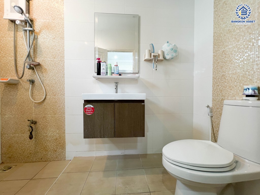 *****บ้านแฝดมือสอง โครงการ หงส์ประยูร3 บางกรวย-ไทรน้อย เนื้อที่  57.60 ตร.ว. ฟังก์ชัน 3 ห้องนอน 3 ห้องน้ำ 2 ที่จอดรถ โครงการบนทำเลเดินทางสะดวก เชื่อมต่อถนนรัตนาธิเบศร์ ถนนราชพฤกษ์ ถนนกาญจนาภิเษก ใกล้รถไฟฟ้าสายสีม่วง "สถานีบางพลู" และจุดขึ้นทางด่วน "ศรีรัช"