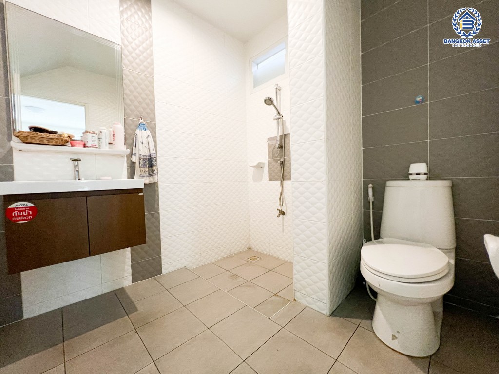 *****บ้านแฝดมือสอง โครงการ หงส์ประยูร3 บางกรวย-ไทรน้อย เนื้อที่  57.60 ตร.ว. ฟังก์ชัน 3 ห้องนอน 3 ห้องน้ำ 2 ที่จอดรถ โครงการบนทำเลเดินทางสะดวก เชื่อมต่อถนนรัตนาธิเบศร์ ถนนราชพฤกษ์ ถนนกาญจนาภิเษก ใกล้รถไฟฟ้าสายสีม่วง "สถานีบางพลู" และจุดขึ้นทางด่วน "ศรีรัช"