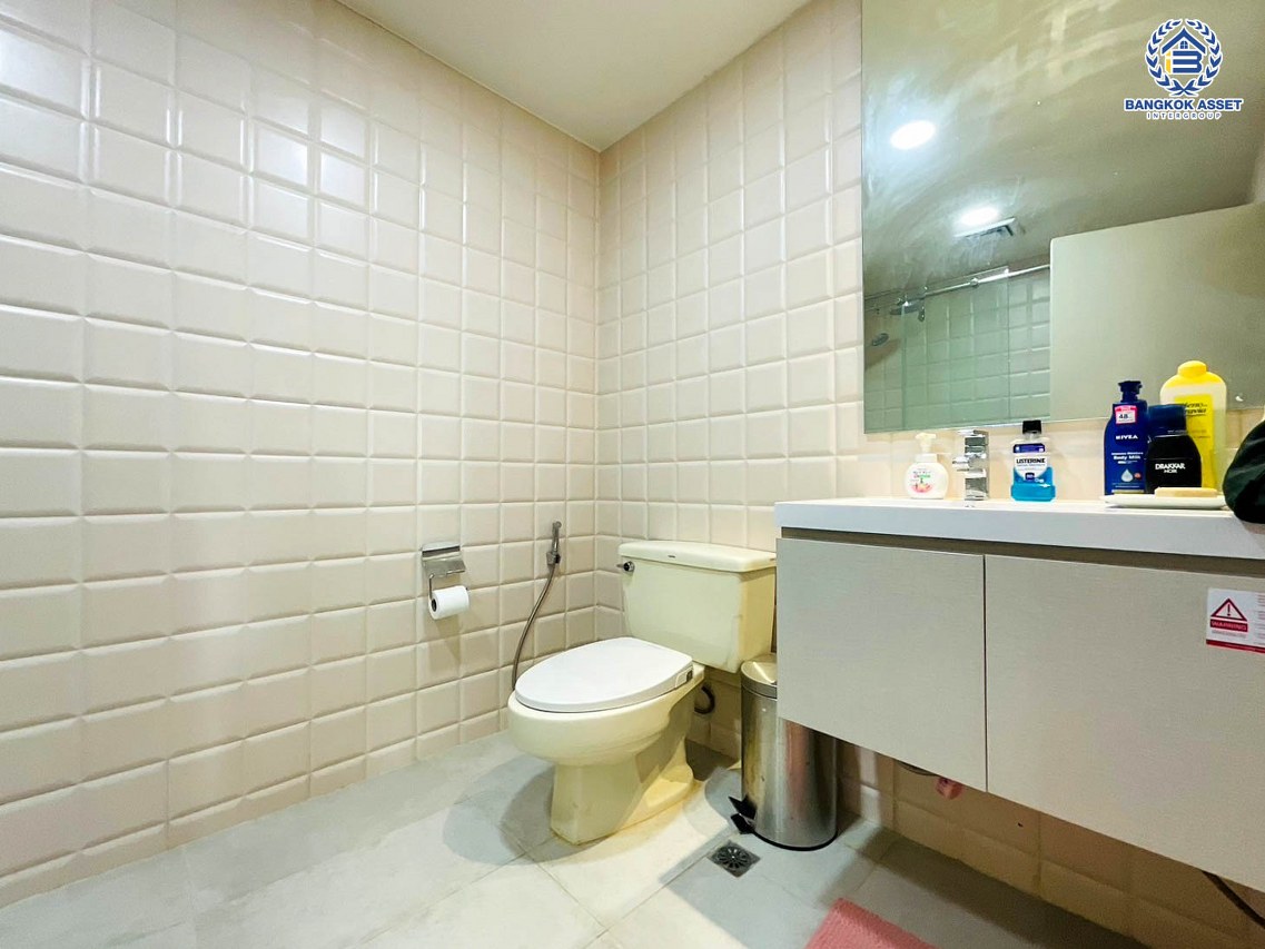 *****คอนโดมิเนียมมือสอง ห้องสวย สภาพดี โครงการ ลิเบอร์ตี้พาร์ค2 พื้นที่ใช้สอย 121.11 ตร.ม ฟังก์ชัน 2 ห้องนอน 2 ห้องน้ำ คอนโดมิเนียมใจกลางเมือง เหมาะแก่การลงทุน ตั้งบนทำเลที่ดีเชื่อมต่อ "ถนนสุขุมวิท" ใกล้รถไฟฟ้าสายสีเขียว "สถานีนานา"