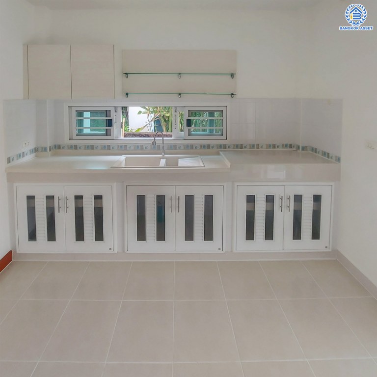 *****บ้านเดี่ยวมือสอง โครงการ คาซ่าวิลล์ ราชพฤกษ์-รัตนาธิเบศร์1 เนื้อที่ 54 ตร.ว. ฟังก์ชัน 3 ห้องนอน 3 ห้องน้ำ 1 ที่จอดรถ บ้านดีราคาถูก ได้มุมสวน หน้าบ้านไม่ติดใคร หาไม่ได้อีกแล้วในย่านนี้ ทำเลเดินทางสะดวก เชื่อมต่อถนนรัตนาธิเบศร์ ถนนราชพฤกษ์  ใกล้รถไฟฟ้าสายสีม่วง "สถานีไทรม้า" และจุดขึ้นทางด่วน "ศรีรัช"