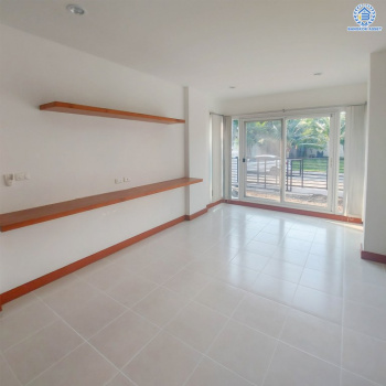 *****บ้านเดี่ยวมือสอง โครงการ คาซ่าวิลล์ ราชพฤกษ์-รัตนาธิเบศร์1 เนื้อที่ 54 ตร.ว. ฟังก์ชัน 3 ห้องนอน 3 ห้องน้ำ 1 ที่จอดรถ บ้านดีราคาถูก ได้มุมสวน หน้าบ้านไม่ติดใคร หาไม่ได้อีกแล้วในย่านนี้ ทำเลเดินทางสะดวก เชื่อมต่อถนนรัตนาธิเบศร์ ถนนราชพฤกษ์  ใกล้รถไฟฟ้าสายสีม่วง "สถานีไทรม้า" และจุดขึ้นทางด่วน "ศรีรัช"