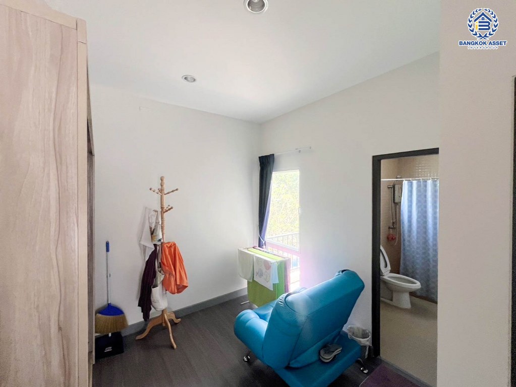 *****ทาวน์เฮ้าส์มือสอง โครงการ สัมมากร อเวนิว ชัยพฤกษ์-วงแหวน เนื้อที่ 20.50 ตร.ว. ฟังก์ชัน 3 ห้องนอน 3 ห้องน้ำ 2 ที่จอดรถ โครงการบนทำเลเดินทางสะดวก เชื่อมต่อถนนราชพฤกษ์ ถนนรัตนาธิเบศร์ ถนนกาญจนาภิเษก(วงแหวนตะวันตก)