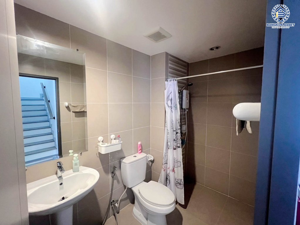 *****ทาวน์เฮ้าส์มือสอง โครงการ สัมมากร อเวนิว ชัยพฤกษ์-วงแหวน เนื้อที่ 20.50 ตร.ว. ฟังก์ชัน 3 ห้องนอน 3 ห้องน้ำ 2 ที่จอดรถ โครงการบนทำเลเดินทางสะดวก เชื่อมต่อถนนราชพฤกษ์ ถนนรัตนาธิเบศร์ ถนนกาญจนาภิเษก(วงแหวนตะวันตก)