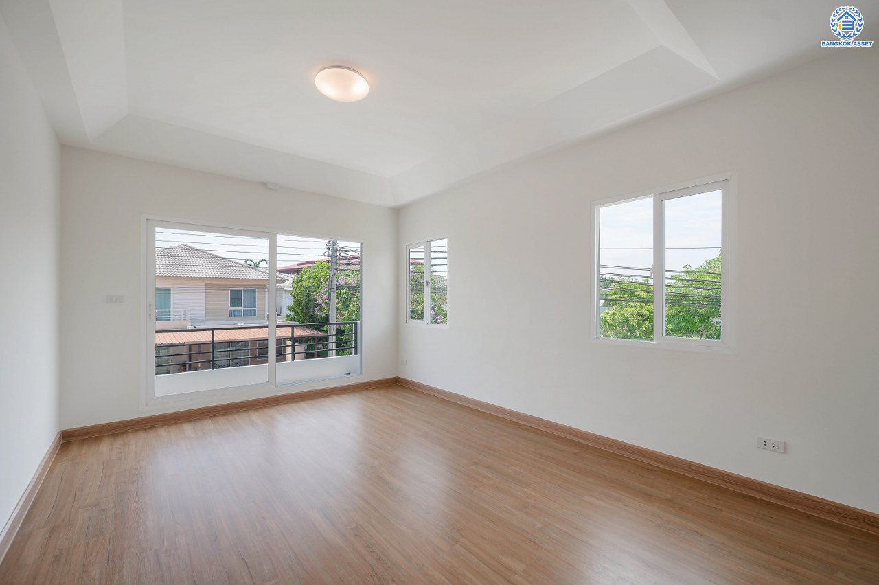 บ้านมือสองตกแต่งใหม่ โครงการ พฤกษ์ลดา บางใหญ่2 หลังมุม เนื้อที่ 71 ตร.ว. ฟังก์ชัน 3 ห้องนอน 3 ห้องน้ำ 2 ที่จอดรถ บนทำเลดี เชื่อมต่อหลายเส้นทาง ใกล้รถไฟฟ้าสายสีม่วง "สถานีคลองบางไผ่" จุดขึ้นทางด่วน "กาญจนาภิเษก" และห้างสรรพสินค้าเซ็นทรัล เวสต์เกต