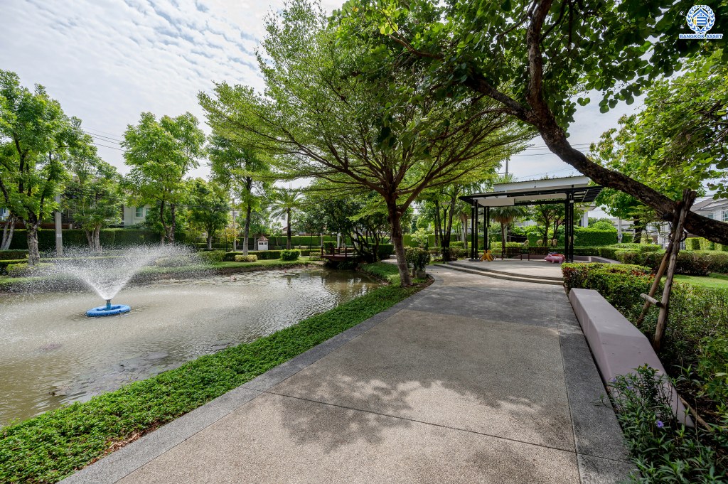 บ้านมือสองตกแต่งใหม่ ดีไซน์สุดหรู โครงการ บางกอก บูเลอวาร์ด ราชพฤกษ์-พระราม5-2 หลังมุม เนื้อที่ 56.8 ตร.ว. บนสังคมคุณภาพ SC Asset* รองรับครอบครัวใหญ่ด้วยฟังก์ชันจัดเต็ม 3 ห้องนอน 4 ห้องน้ำ (ห้องนอนชั้นบนทุกห้องมีห้องน้ำในตัว) 1 ห้องอเนกประสงค์ 2 ที่จอดรถ บนทำเลติดถนนราชพฤกษ์ ใกล้วงเวียนพระรามห้า รถไฟฟ้าสายสีม่วง "สถานีบางรักใหญ่" และ "สถานีบางพลู"