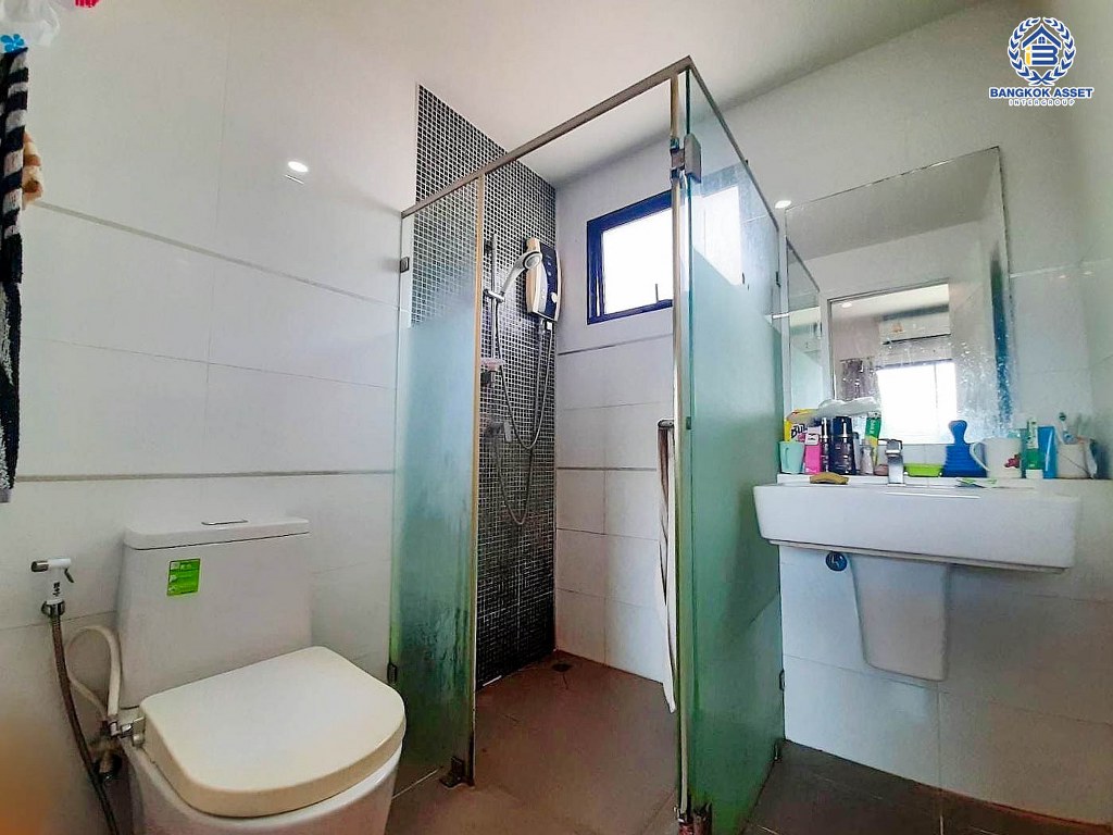 *****บ้านแฝดมือสอง โครงการ คาซ่าวิลล์ บางใหญ่ เนื้อที่ 42.40 ตร.ว. ฟังก์ชัน 3 ห้องนอน 3 ห้องน้ำ 2 ที่จอดรถ โครงการบนทำเลเดินทางสะดวก เชื่อมต่อถนนรัตนาธิเบศร์ ถนนกาญจนาภิเษก(วงแหวนรอบนอก) ถนนชัยพฤกษ์ ใกล้รถไฟฟ้าสายสีม่วง "สถานีคลองบางไผ่" และจุดขึ้นทางด่วน "ศรีรัช"