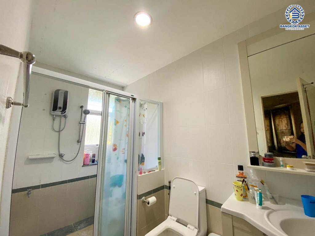 ****บ้านเดี่ยวมือสอง โครงการ บ้านสีวลี ราชพฤกษ์ หลังมุม เนื้อที่ 81.40 ตร.ว. ฟังก์ชัน 3 ห้องนอน 3 ห้องน้ำ 2 ที่จอดรถ ใกล้คอมมูนิตี้มอลล์ที่ครบครัน โครงการบนทำเลเดินทางสะดวก เชื่อมต่อถนนนครอินทร์ ถนนราชพฤกษ์ ถนนกาญจนาภิเษก ใกล้รถไฟฟ้าสายสีม่วง "สถานีบางรักน้อยท่าอิฐ"  และจุดขึ้นทางด่วน "ศรีรัช"