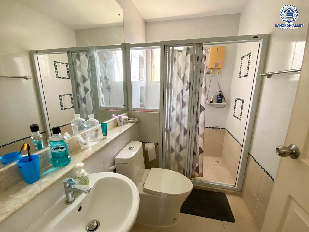 ****บ้านเดี่ยวมือสอง โครงการ บ้านสีวลี ราชพฤกษ์ หลังมุม เนื้อที่ 81.40 ตร.ว. ฟังก์ชัน 3 ห้องนอน 3 ห้องน้ำ 2 ที่จอดรถ ใกล้คอมมูนิตี้มอลล์ที่ครบครัน โครงการบนทำเลเดินทางสะดวก เชื่อมต่อถนนนครอินทร์ ถนนราชพฤกษ์ ถนนกาญจนาภิเษก ใกล้รถไฟฟ้าสายสีม่วง "สถานีบางรักน้อยท่าอิฐ"  และจุดขึ้นทางด่วน "ศรีรัช"