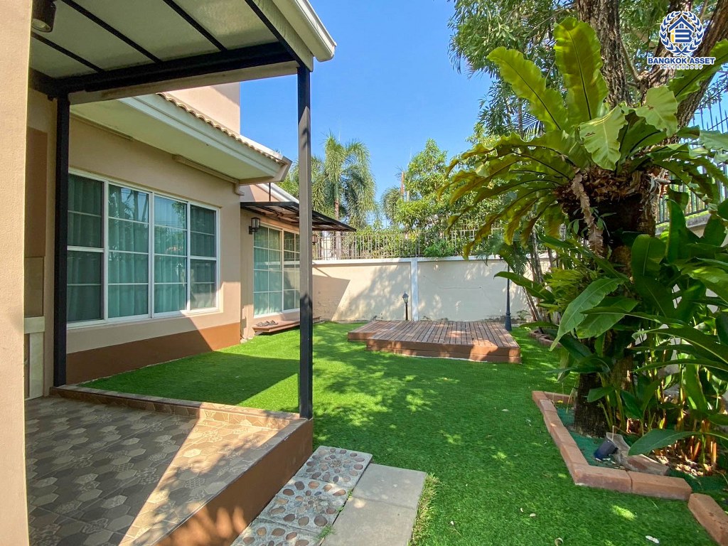 ****บ้านเดี่ยวมือสอง โครงการ บ้านสีวลี ราชพฤกษ์ หลังมุม เนื้อที่ 81.40 ตร.ว. ฟังก์ชัน 3 ห้องนอน 3 ห้องน้ำ 2 ที่จอดรถ ใกล้คอมมูนิตี้มอลล์ที่ครบครัน โครงการบนทำเลเดินทางสะดวก เชื่อมต่อถนนนครอินทร์ ถนนราชพฤกษ์ ถนนกาญจนาภิเษก ใกล้รถไฟฟ้าสายสีม่วง "สถานีบางรักน้อยท่าอิฐ"  และจุดขึ้นทางด่วน "ศรีรัช"