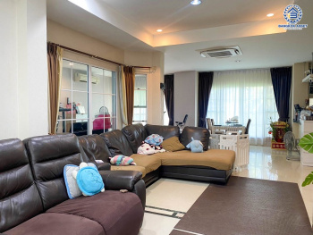 ****บ้านเดี่ยวมือสอง โครงการ บ้านสีวลี ราชพฤกษ์ หลังมุม เนื้อที่ 81.40 ตร.ว. ฟังก์ชัน 3 ห้องนอน 3 ห้องน้ำ 2 ที่จอดรถ ใกล้คอมมูนิตี้มอลล์ที่ครบครัน โครงการบนทำเลเดินทางสะดวก เชื่อมต่อถนนนครอินทร์ ถนนราชพฤกษ์ ถนนกาญจนาภิเษก ใกล้รถไฟฟ้าสายสีม่วง "สถานีบางรักน้อยท่าอิฐ"  และจุดขึ้นทางด่วน "ศรีรัช"