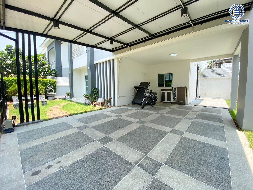 *****บ้านเดี่ยวมือสอง โครงการ แลนซีโอ คริป ปิ่นเกล้า-พระราม5 เนื้อที่ 50.70 ตร.ว. ฟังก์ชัน 3 ห้องนอน 2 ห้องน้ำ 2 ที่จอดรถ  ไม่เคยเข้าอยู่ ใกล้ตัวเมืองเดินทางสะดวก เชื่อมต่อถนนรัตนาธิเบศร์ ถนนกาญจนาภิเษก ถนนนครอินทร์ ใกล้รถไฟฟ้าสายสีม่วง "สถานีตลาดบางใหญ่" และจุดขึ้นทางด่วน "ศรีรัช"