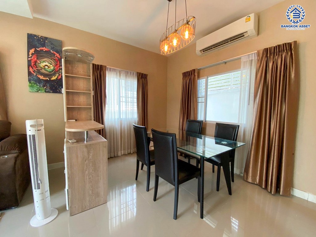 *****บ้านเดี่ยวมือสอง โครงการ แลนซีโอ คริป ปิ่นเกล้า-พระราม5 เนื้อที่ 50.70 ตร.ว. ฟังก์ชัน 3 ห้องนอน 2 ห้องน้ำ 2 ที่จอดรถ  ไม่เคยเข้าอยู่ ใกล้ตัวเมืองเดินทางสะดวก เชื่อมต่อถนนรัตนาธิเบศร์ ถนนกาญจนาภิเษก ถนนนครอินทร์ ใกล้รถไฟฟ้าสายสีม่วง "สถานีตลาดบางใหญ่" และจุดขึ้นทางด่วน "ศรีรัช"