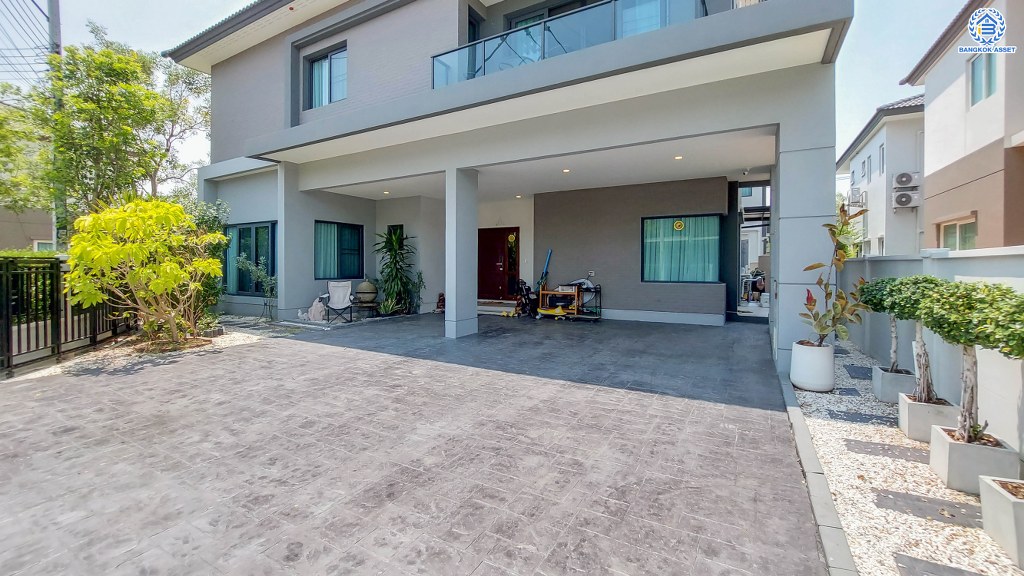 *****บ้านเดี่ยวมือสอง โครงการ เซนโทร พหลฯ-วิภาวดี2 หลังมุม เนื้อที่ 72.50 ตร.ว. ฟังก์ชัน 5 ห้องนอน 4 ห้องน้ำ 3 ที่จอดรถ โครงการบนทำเลเดินทางสะดวก เชื่อมต่อถนนรังสิต-นครนายก ถนนคลองหลวง ถนนกาญจนาภิเษก ใกล้รถไฟฟ้าสายสีแดง "สถานีรังสิต" และจุดขึ้นทางด่วน "อุดรรัถยา"