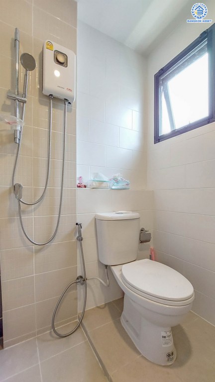 *****บ้านเดี่ยวมือสอง โครงการ เซนโทร พหลฯ-วิภาวดี2 หลังมุม เนื้อที่ 72.50 ตร.ว. ฟังก์ชัน 5 ห้องนอน 4 ห้องน้ำ 3 ที่จอดรถ โครงการบนทำเลเดินทางสะดวก เชื่อมต่อถนนรังสิต-นครนายก ถนนคลองหลวง ถนนกาญจนาภิเษก ใกล้รถไฟฟ้าสายสีแดง "สถานีรังสิต" และจุดขึ้นทางด่วน "อุดรรัถยา"