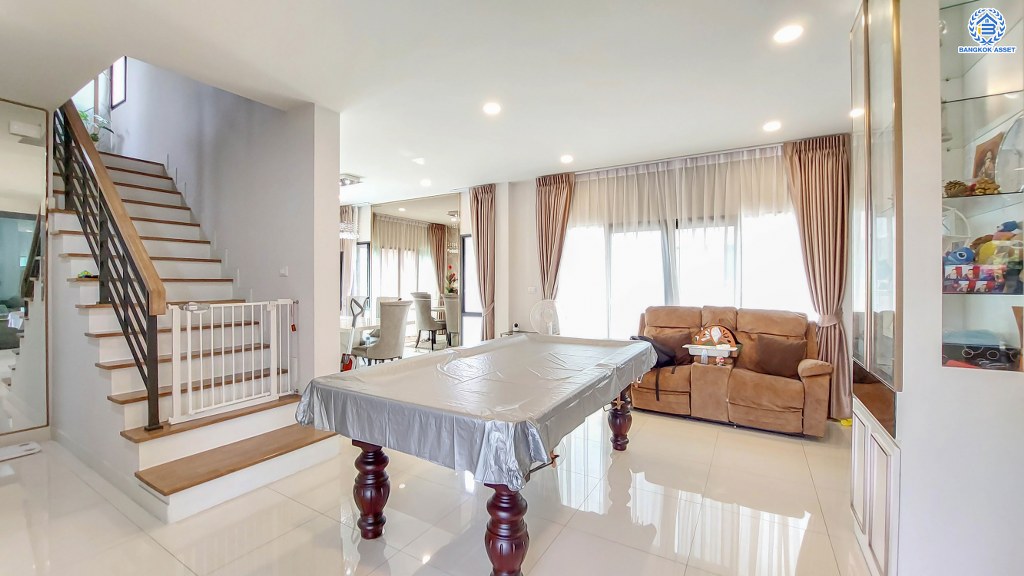 *****บ้านเดี่ยวมือสอง โครงการ เซนโทร พหลฯ-วิภาวดี2 หลังมุม เนื้อที่ 72.50 ตร.ว. ฟังก์ชัน 5 ห้องนอน 4 ห้องน้ำ 3 ที่จอดรถ โครงการบนทำเลเดินทางสะดวก เชื่อมต่อถนนรังสิต-นครนายก ถนนคลองหลวง ถนนกาญจนาภิเษก ใกล้รถไฟฟ้าสายสีแดง "สถานีรังสิต" และจุดขึ้นทางด่วน "อุดรรัถยา"