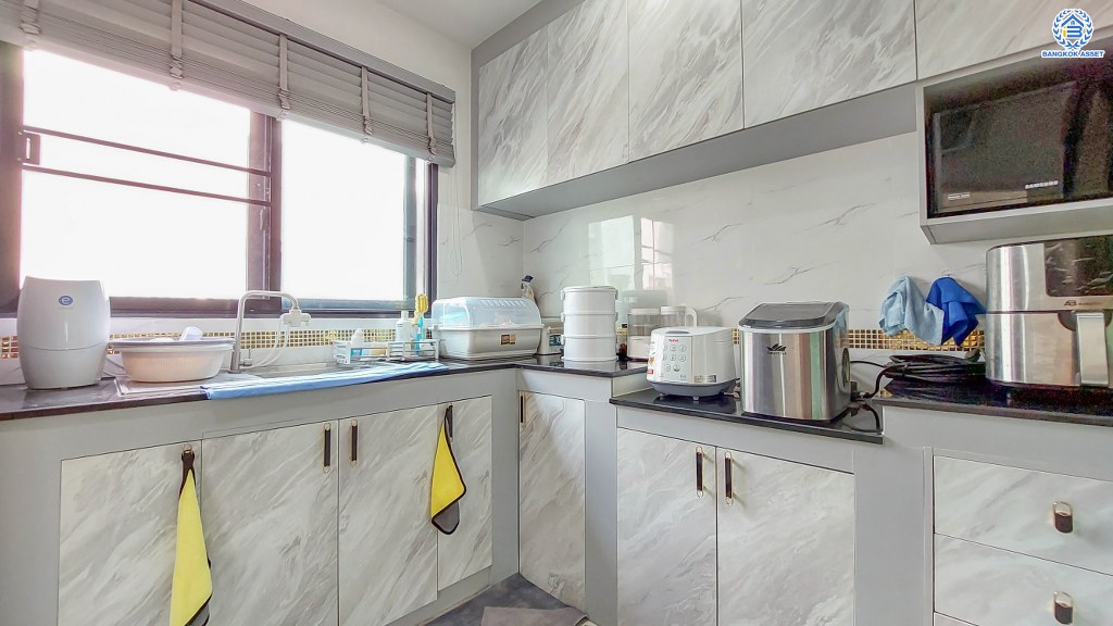 *****บ้านเดี่ยวมือสอง โครงการ เซนโทร พหลฯ-วิภาวดี2 หลังมุม เนื้อที่ 72.50 ตร.ว. ฟังก์ชัน 5 ห้องนอน 4 ห้องน้ำ 3 ที่จอดรถ โครงการบนทำเลเดินทางสะดวก เชื่อมต่อถนนรังสิต-นครนายก ถนนคลองหลวง ถนนกาญจนาภิเษก ใกล้รถไฟฟ้าสายสีแดง "สถานีรังสิต" และจุดขึ้นทางด่วน "อุดรรัถยา"