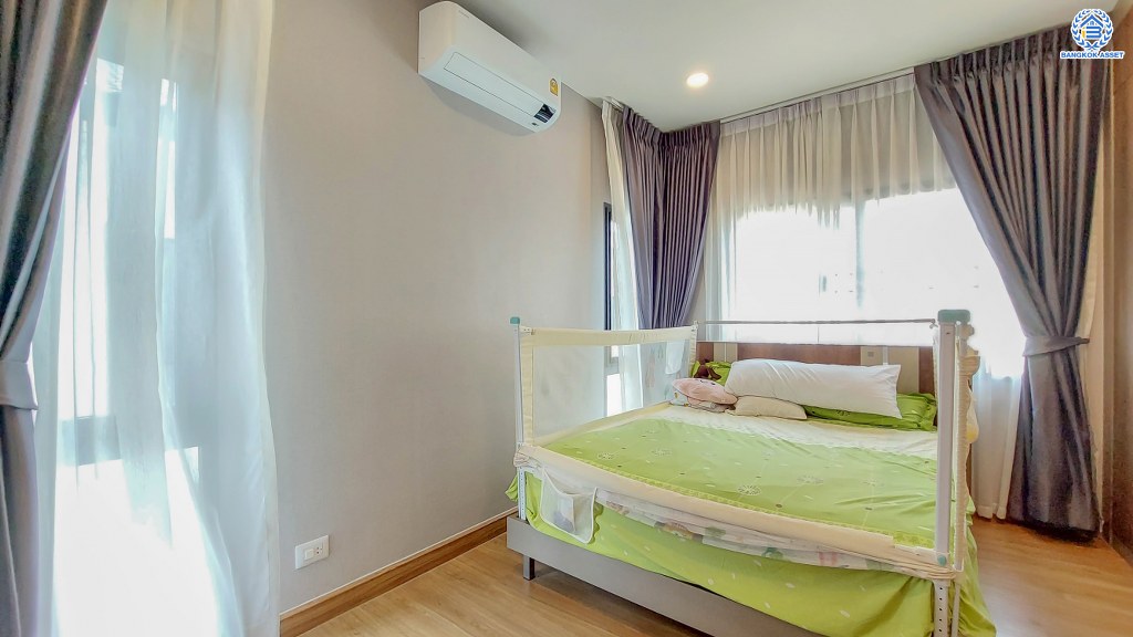 *****บ้านเดี่ยวมือสอง โครงการ เซนโทร พหลฯ-วิภาวดี2 หลังมุม เนื้อที่ 72.50 ตร.ว. ฟังก์ชัน 5 ห้องนอน 4 ห้องน้ำ 3 ที่จอดรถ โครงการบนทำเลเดินทางสะดวก เชื่อมต่อถนนรังสิต-นครนายก ถนนคลองหลวง ถนนกาญจนาภิเษก ใกล้รถไฟฟ้าสายสีแดง "สถานีรังสิต" และจุดขึ้นทางด่วน "อุดรรัถยา"