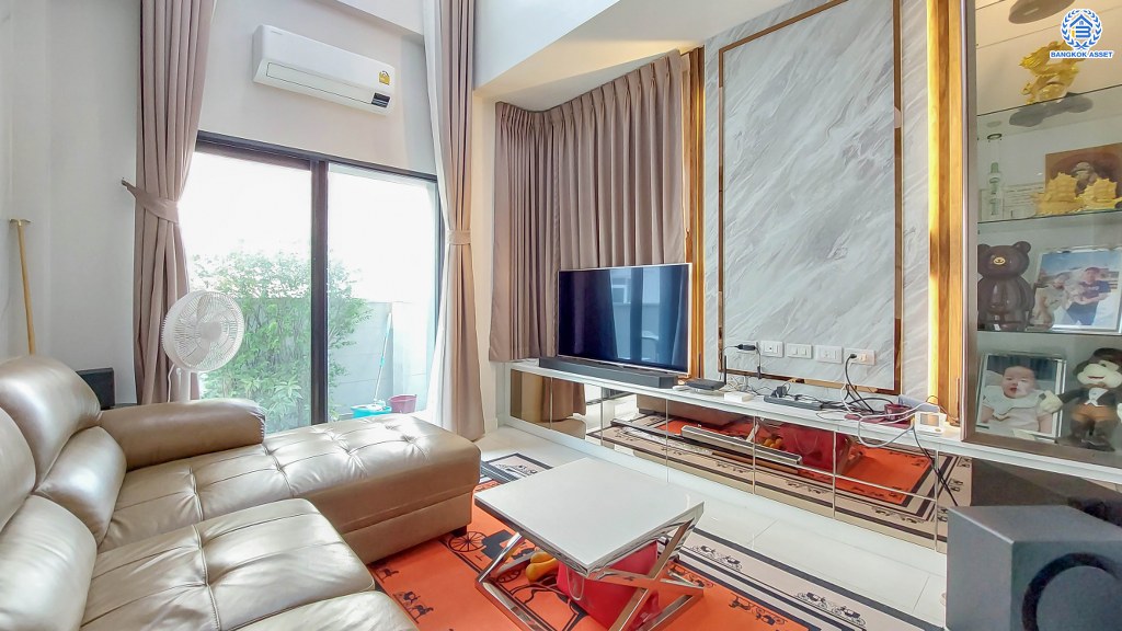 *****บ้านเดี่ยวมือสอง โครงการ เซนโทร พหลฯ-วิภาวดี2 หลังมุม เนื้อที่ 72.50 ตร.ว. ฟังก์ชัน 5 ห้องนอน 4 ห้องน้ำ 3 ที่จอดรถ โครงการบนทำเลเดินทางสะดวก เชื่อมต่อถนนรังสิต-นครนายก ถนนคลองหลวง ถนนกาญจนาภิเษก ใกล้รถไฟฟ้าสายสีแดง "สถานีรังสิต" และจุดขึ้นทางด่วน "อุดรรัถยา"