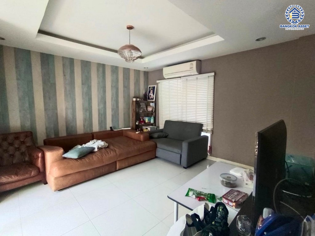 *****บ้านเดี่ยวมือสอง โครงการ เศรษฐสิริ ประชาชื่น หลังมุม เนื้อที่ 67.10 ตร.ว. ฟังก์ชัน 4 ห้องนอน 4 ห้องน้ำ 2 ที่จอดรถ บ้านหลังใหญ่ ภายในสวย พร้อมเข้าอยู่ โครงการบนทำเลเดินทางสะดวก เชื่อมต่อถนนสามัคคี ถนนประชาชื่น ถนนงามวงศ์วาน ใกล้เดอะมอลล์ งามวงศ์วาน  และจุดขึ้นทางด่วน "ศรีรัช"