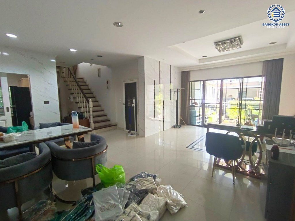 *****บ้านเดี่ยวมือสอง โครงการ เศรษฐสิริ ประชาชื่น หลังมุม เนื้อที่ 67.10 ตร.ว. ฟังก์ชัน 4 ห้องนอน 4 ห้องน้ำ 2 ที่จอดรถ บ้านหลังใหญ่ ภายในสวย พร้อมเข้าอยู่ โครงการบนทำเลเดินทางสะดวก เชื่อมต่อถนนสามัคคี ถนนประชาชื่น ถนนงามวงศ์วาน ใกล้เดอะมอลล์ งามวงศ์วาน  และจุดขึ้นทางด่วน "ศรีรัช"